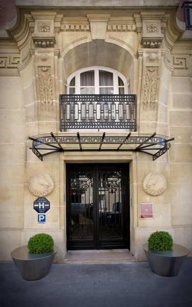 Отель 4* в 15 округе Парижа Ares Eiffel