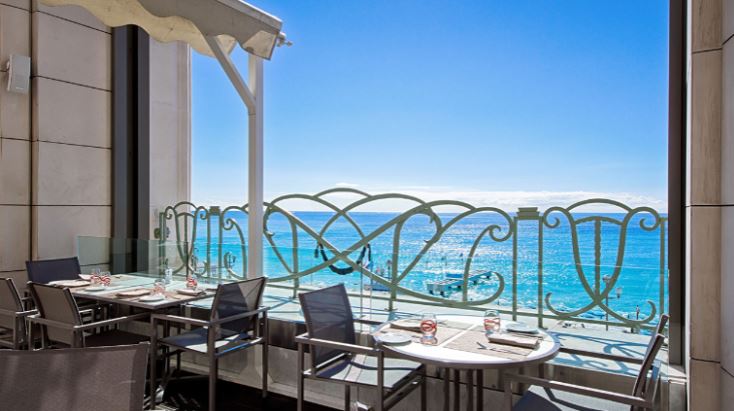 Отель 5* в монако Hyatt Regency: терраса Отель 5* в монако Hyatt Regency: терраса