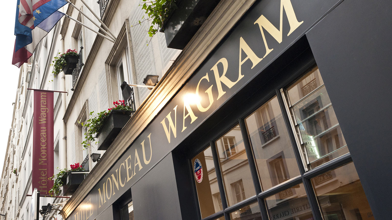 Отель 4* в 17 округе Парижа Monceau Wagram
