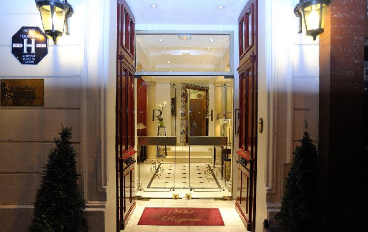Отель 3* в 8 округе Парижа Regence