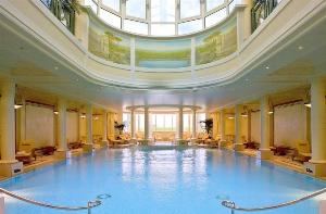Отель Du Palais в Биаррице, Императорский SPA-центр при участии Дома Guerlain, бассейн