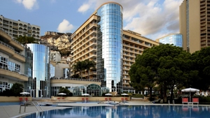 Фасад отеля Le Meridien Beach Plaza 4**** в Монако