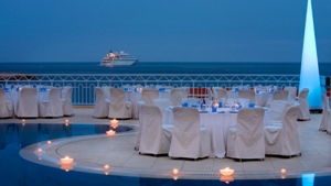 Бассейн отеля Le Meridien Beach Plaza 4**** в Монако