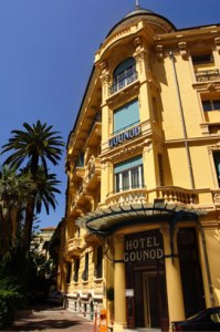 Фасад отеля Gounod в Ницце